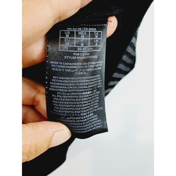 Guess Women's Black Short Y2K Mini Skirt Sequin Detail Size Medium - Picture 4 of 5